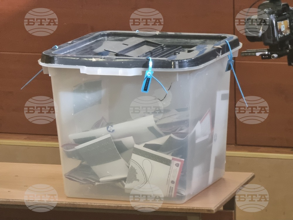 Партията на премиера на Косово Албин Курти печели близо 50 процента подкрепа, според неокончателни резултати след парламентарния вот днес