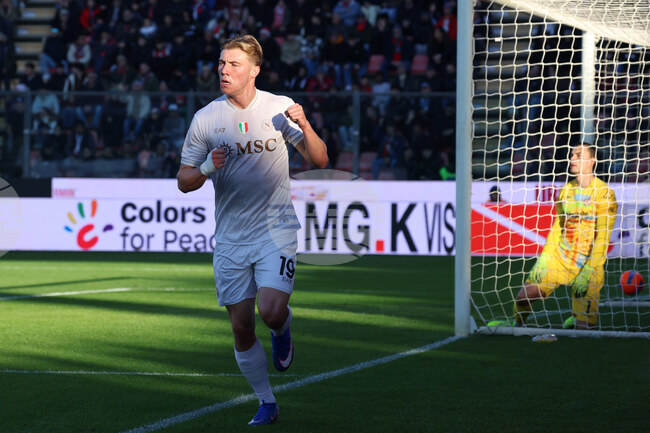 В Наполи смятат привличането на Расмус Хьойлунд за чиста формалност