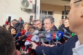 Косово - парламентарни избори - официални лица - гласуване