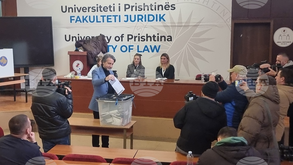 Косово - парламентарни избори - официални лица - гласуване