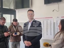 Косово - парламентарни избори - официални лица - гласуване