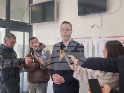 Косово - парламентарни избори - официални лица - гласуване