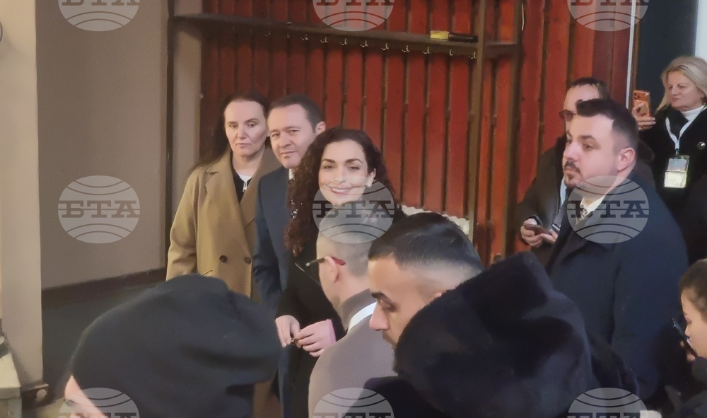 Косово - парламентарни избори - официални лица - гласуване