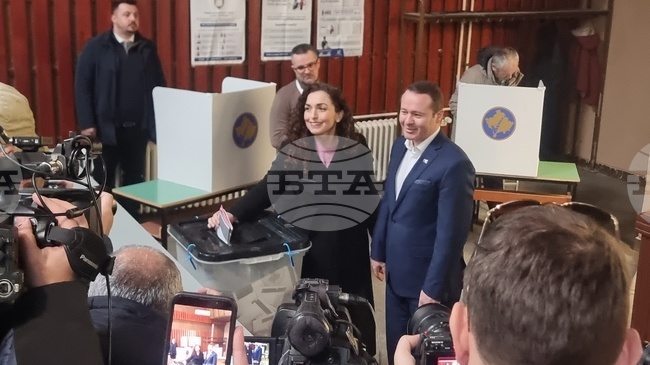 Парламентарни избори в Косово: Официални лица и лидери на политически сили упражниха правото си на глас на предсрочния вот днес