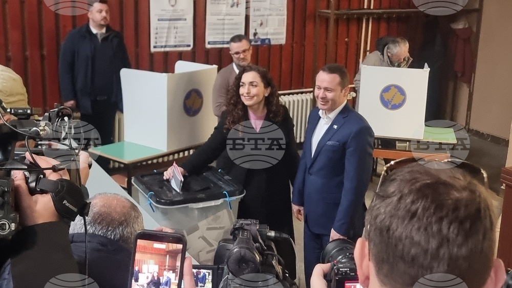 Косово - парламентарни избори - официални лица - гласуване