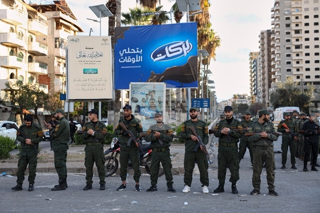 Сирийските власти арестуваха 21 души, свързани с бившата власт, след сблъсъци между религиозни общности, съобщиха държавни медии