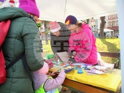 Сърбия - Белград - протестиращи - благотворителен базар