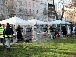 Сърбия - Белград - протестиращи - благотворителен базар