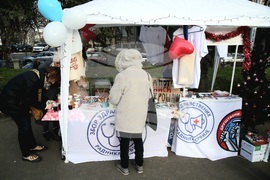 Сърбия - Белград - протестиращи - благотворителен базар