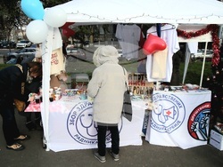 Сърбия - Белград - протестиращи - благотворителен базар