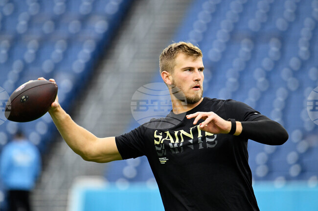 Saints Titans Football