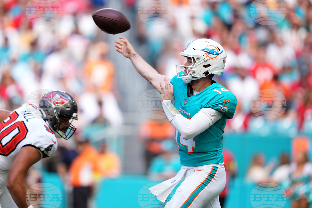 Buccaneers Dolphins Football