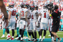 Buccaneers Dolphins Football