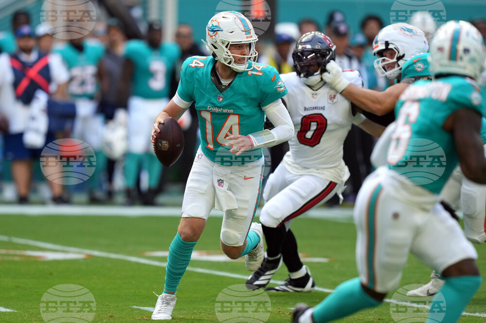 Buccaneers Dolphins Football