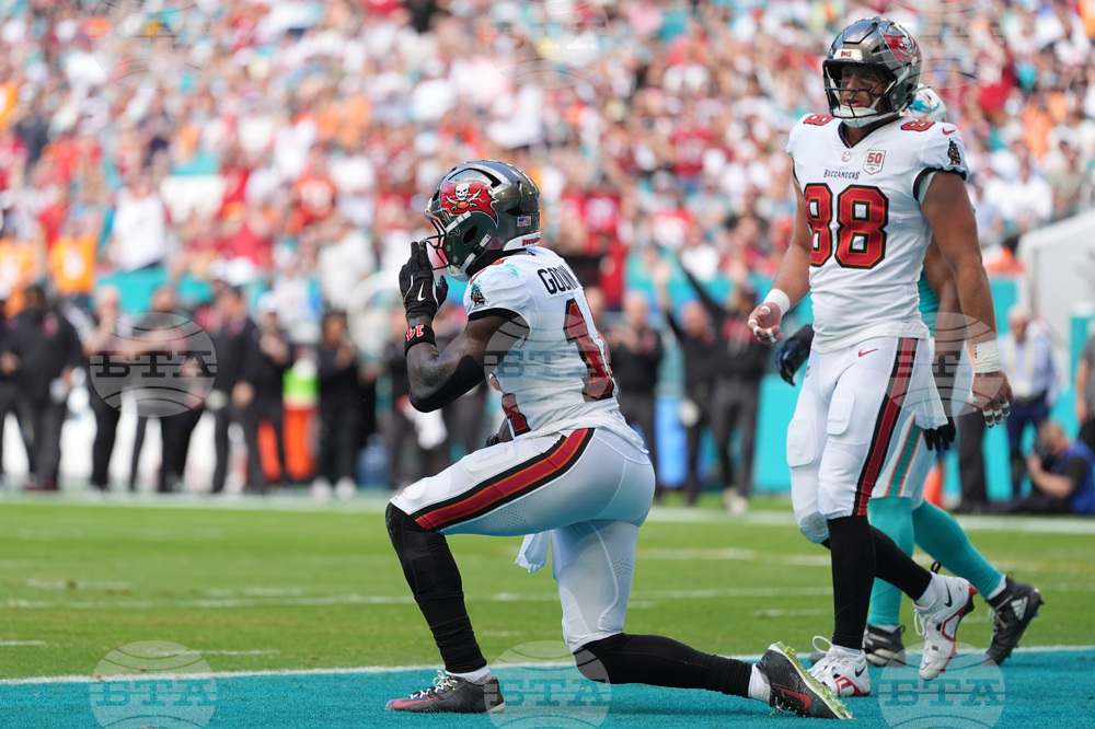 Buccaneers Dolphins Football