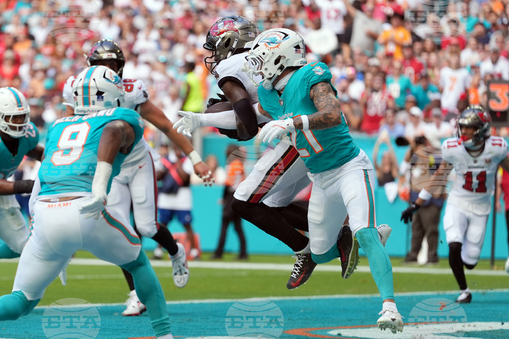 Buccaneers Dolphins Football