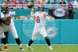 Buccaneers Dolphins Football