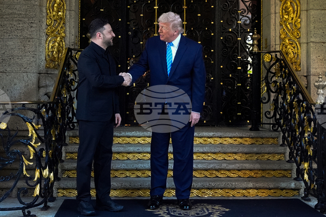 Срещата на Тръмп и Зеленски продължава