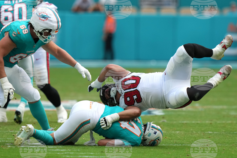 Buccaneers Dolphins Football