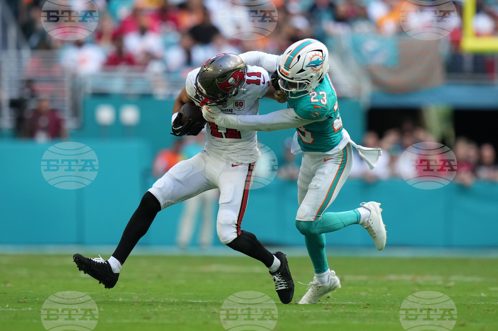 Buccaneers Dolphins Football