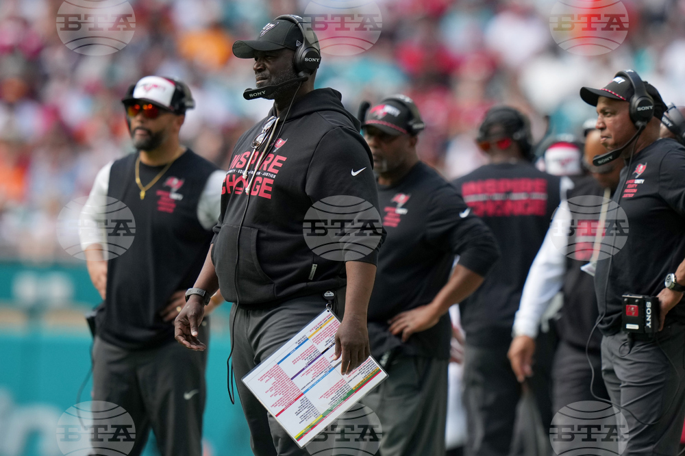 Buccaneers Dolphins Football