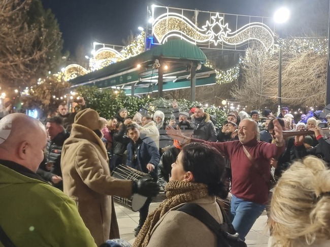 Косово - Прищина - парламентарни избори - празненство