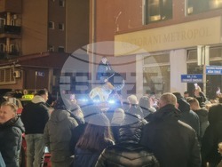 Косово - Прищина - парламентарни избори - празненство