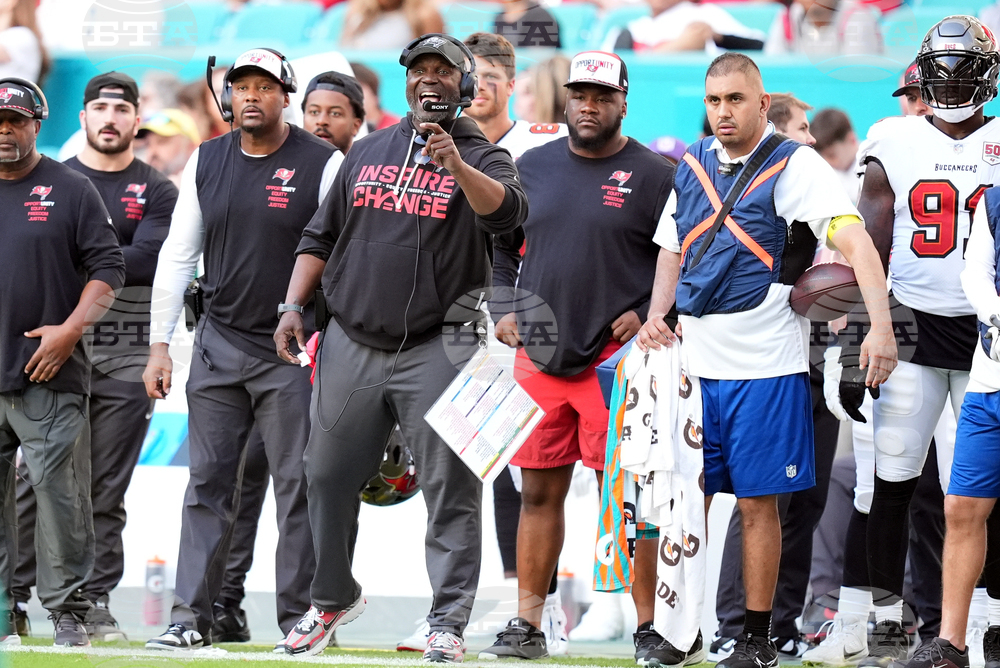 Buccaneers Dolphins Football