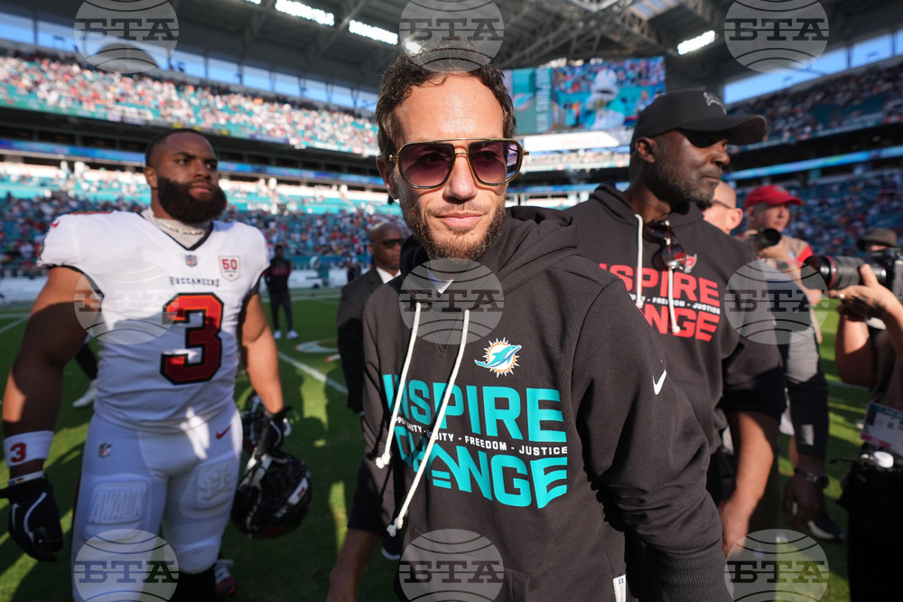 Buccaneers Dolphins Football