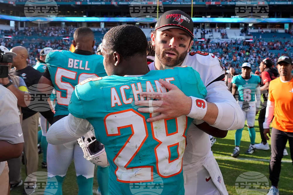 Buccaneers Dolphins Football