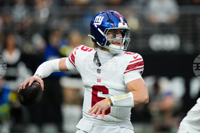 Giants Raiders Football