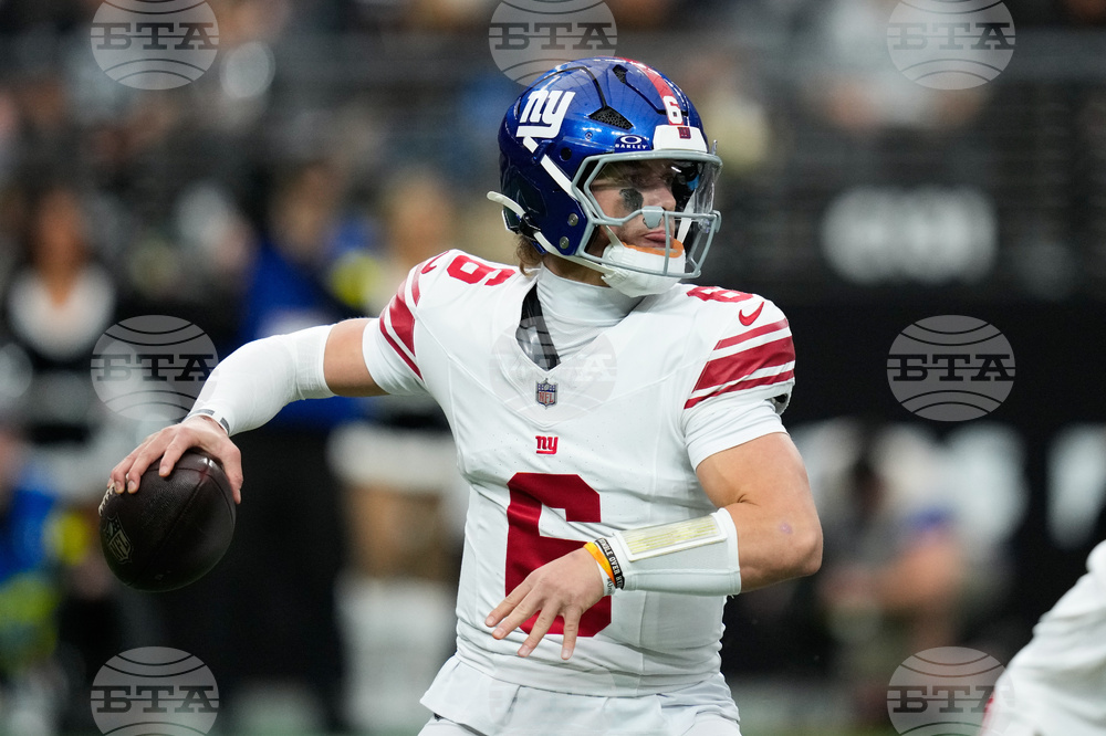 Giants Raiders Football