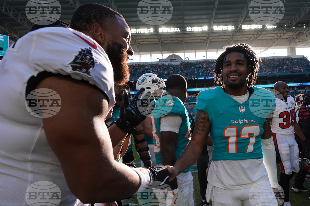Buccaneers Dolphins Football