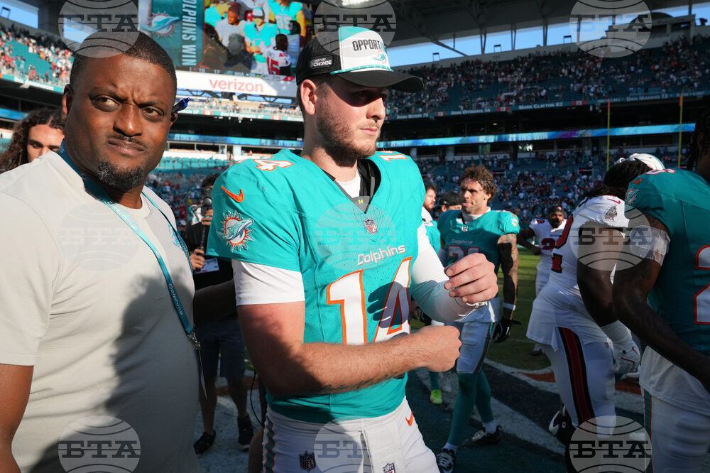 Buccaneers Dolphins Football