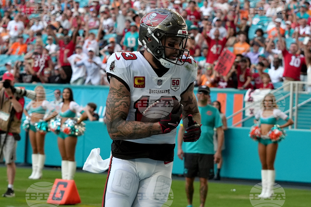 Buccaneers Dolphins Football