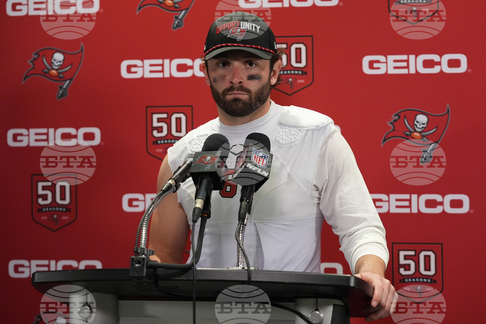 Buccaneers Dolphins Football