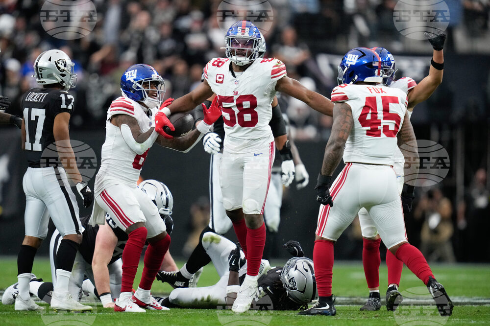 Giants Raiders Football