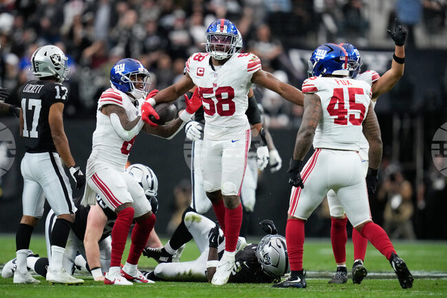 CORRECTION Giants Raiders Football