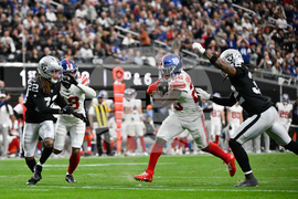 Giants Raiders Football