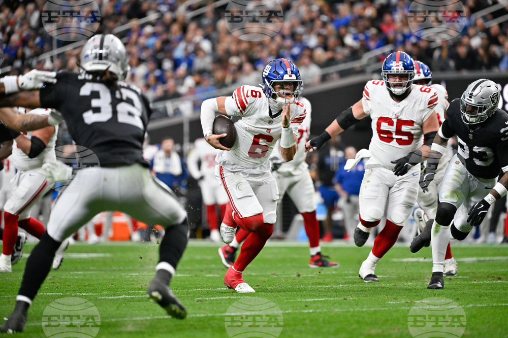 Giants Raiders Football