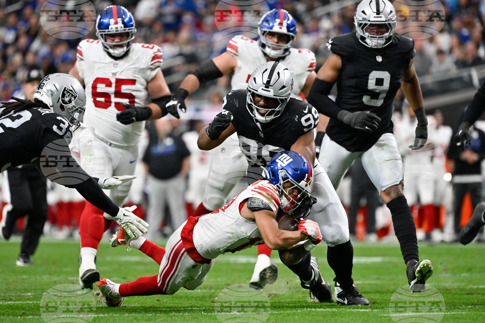 Giants Raiders Football