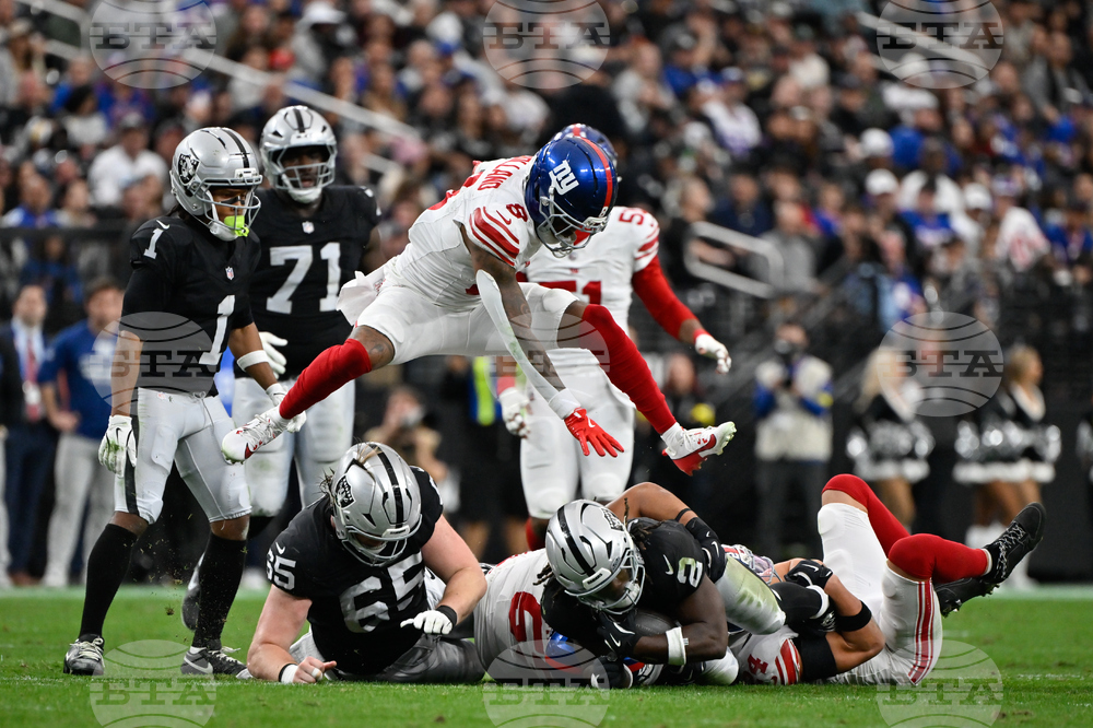 Giants Raiders Football