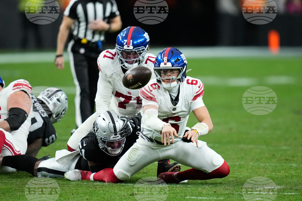 Giants Raiders Football