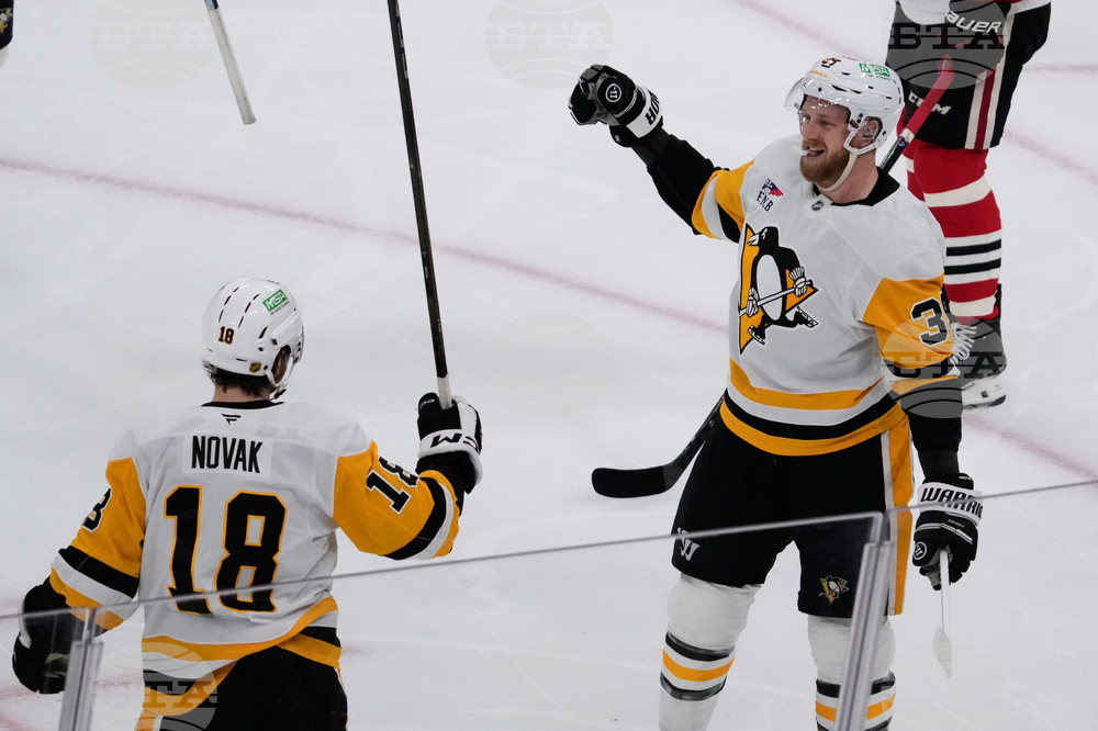 Penguins Blackhawks Hockey