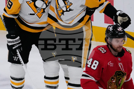 Penguins Blackhawks Hockey