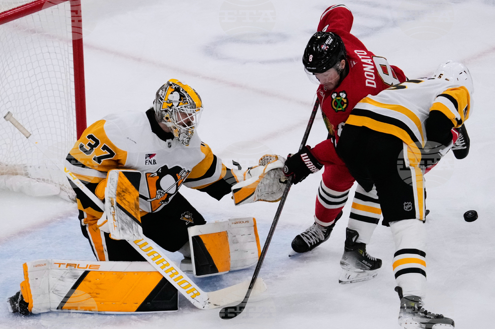 Penguins Blackhawks Hockey