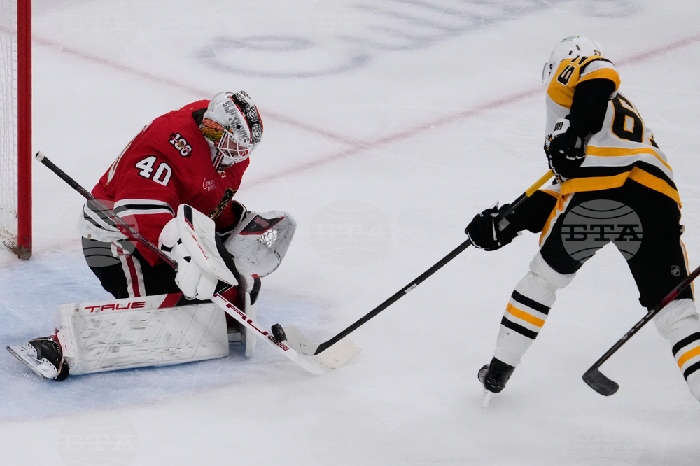 Penguins Blackhawks Hockey