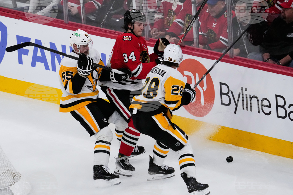 Penguins Blackhawks Hockey