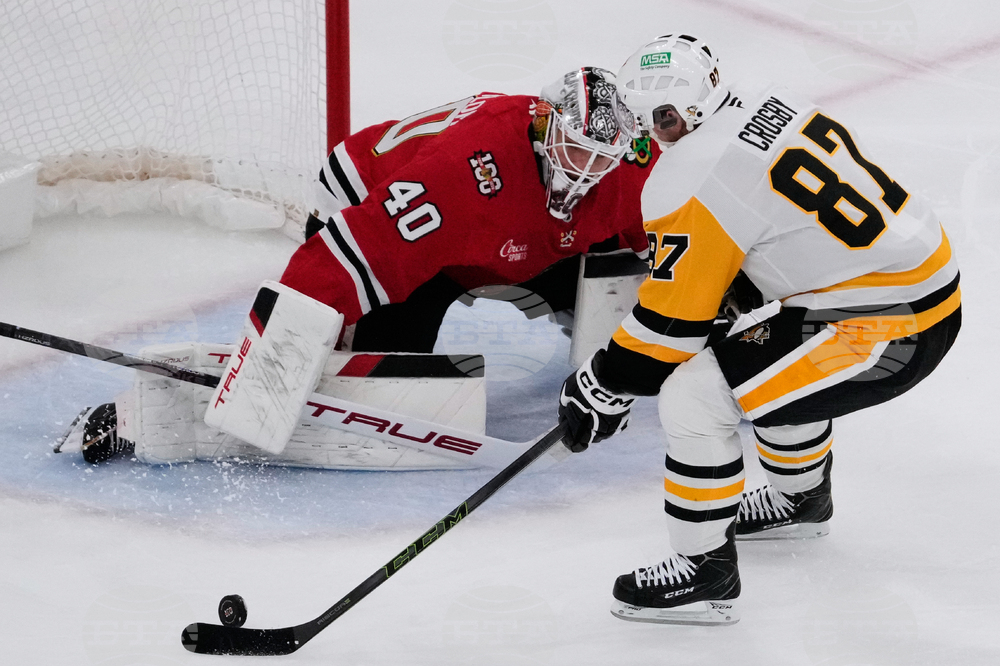 Penguins Blackhawks Hockey