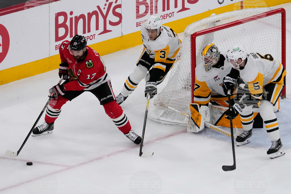 Penguins Blackhawks Hockey